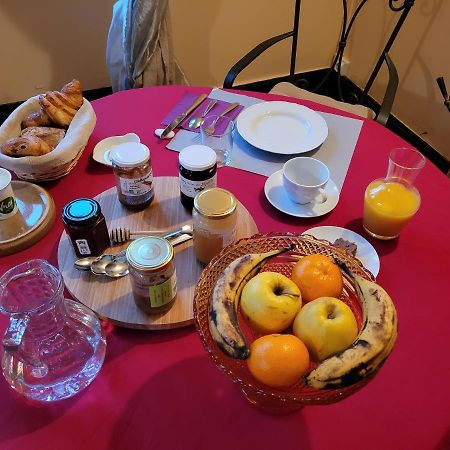 Le Temps Des Cerises Hotel Genolhac Bagian luar foto