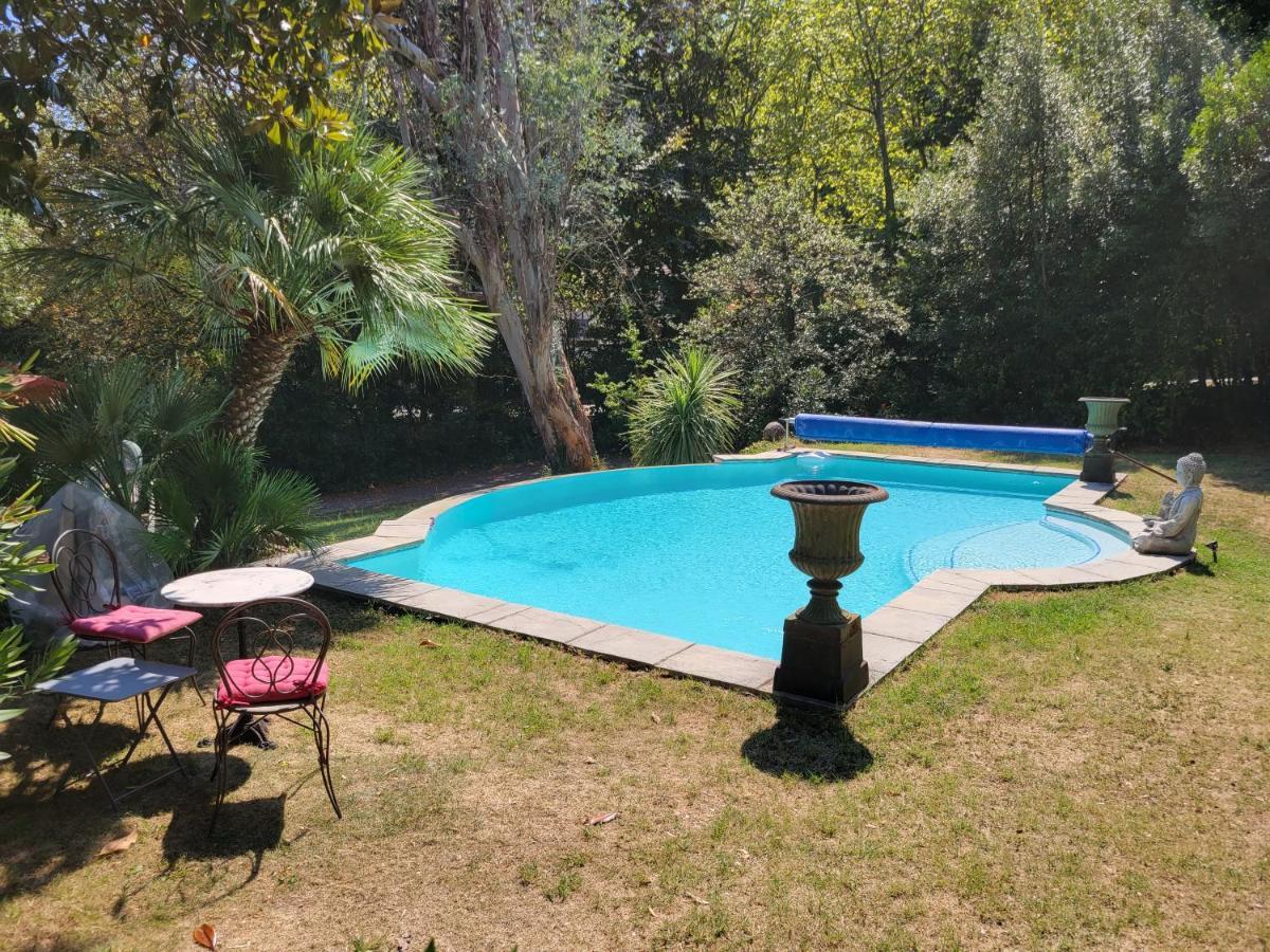 Le Temps Des Cerises Hotel Genolhac Bagian luar foto