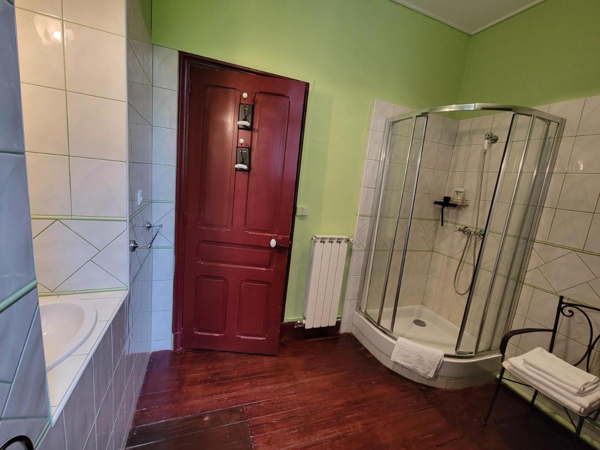 Le Temps Des Cerises Hotel Genolhac Bagian luar foto